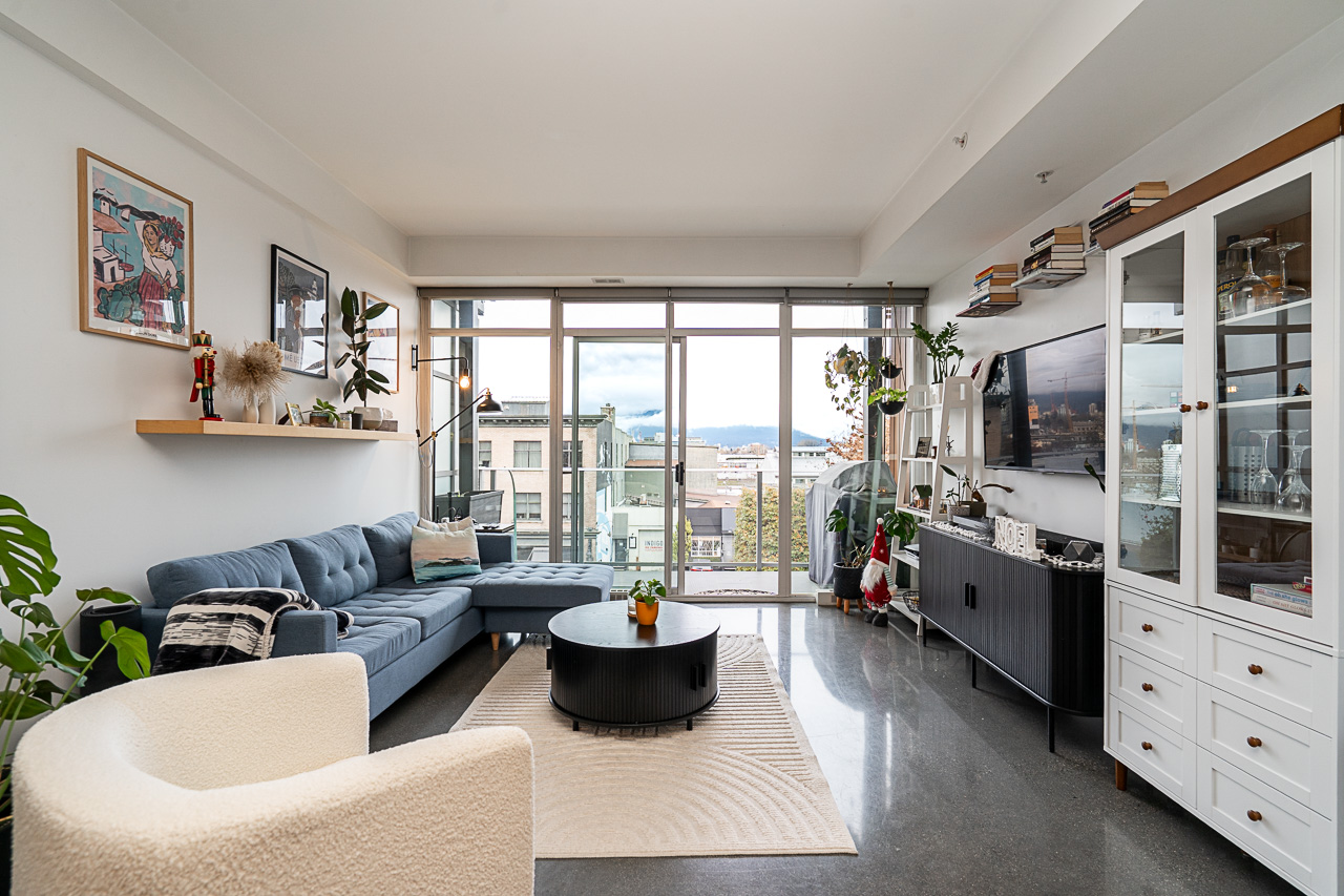 #417 - 256 E. 2nd Avenue